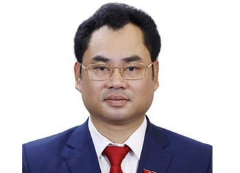 Ông Trịnh Việt Hùng*